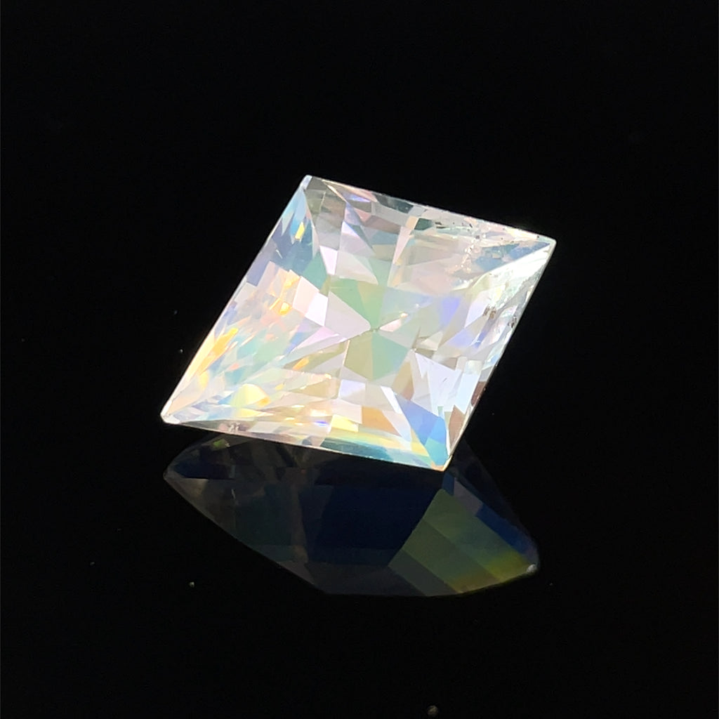 5.53cts Natural Rainbow Moonstone Gemstone - Kite Shape - 26318RGT